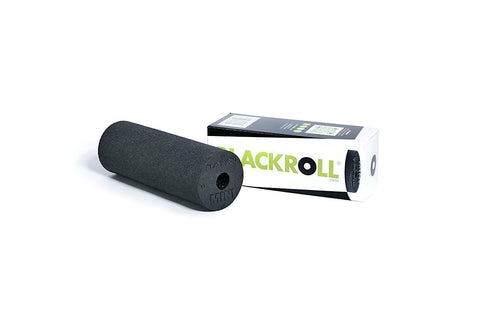 blackroll mini schwarz kleine faszienrolle für die füsse